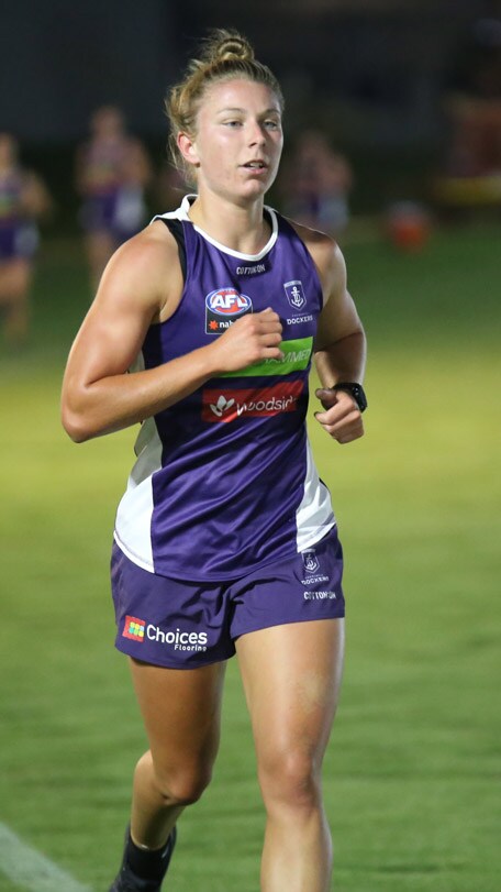 gibson_running_350.jpg Fremantle's star recruit Kellie Gibson could miss most of the season - AFLW,Fremantle Dockers,Kellie Gibson